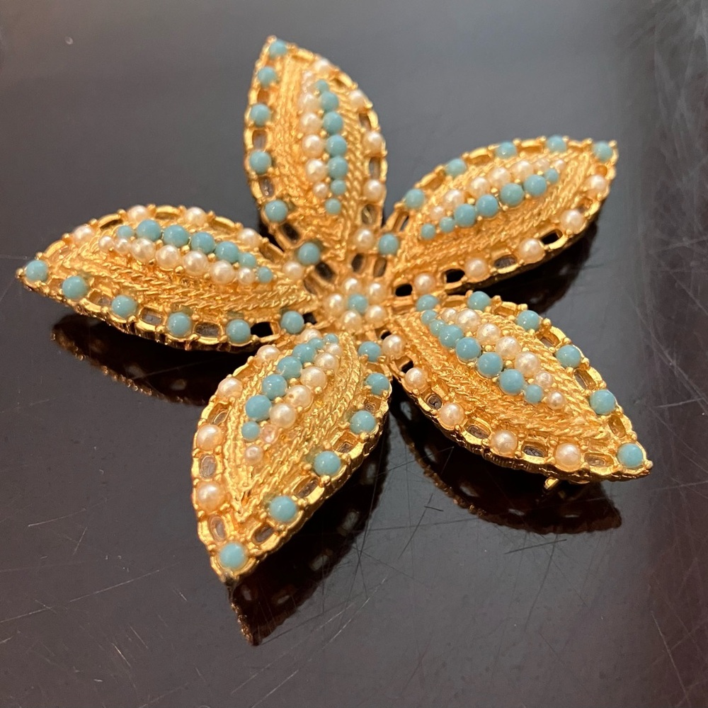 Sarah Coventry Gold Tone Sea Star Brooch